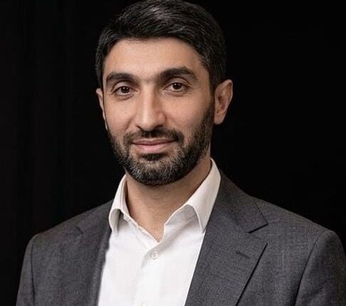 Teknoloji Bağımlılığı  Ekranı Değil, Sayfayı Kaydır: Gerçek Dünyaya Dönme Vakti