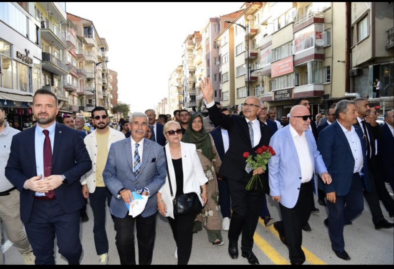 Malatya'da 'Kayısı Festivali' için kortej yürüyüşü